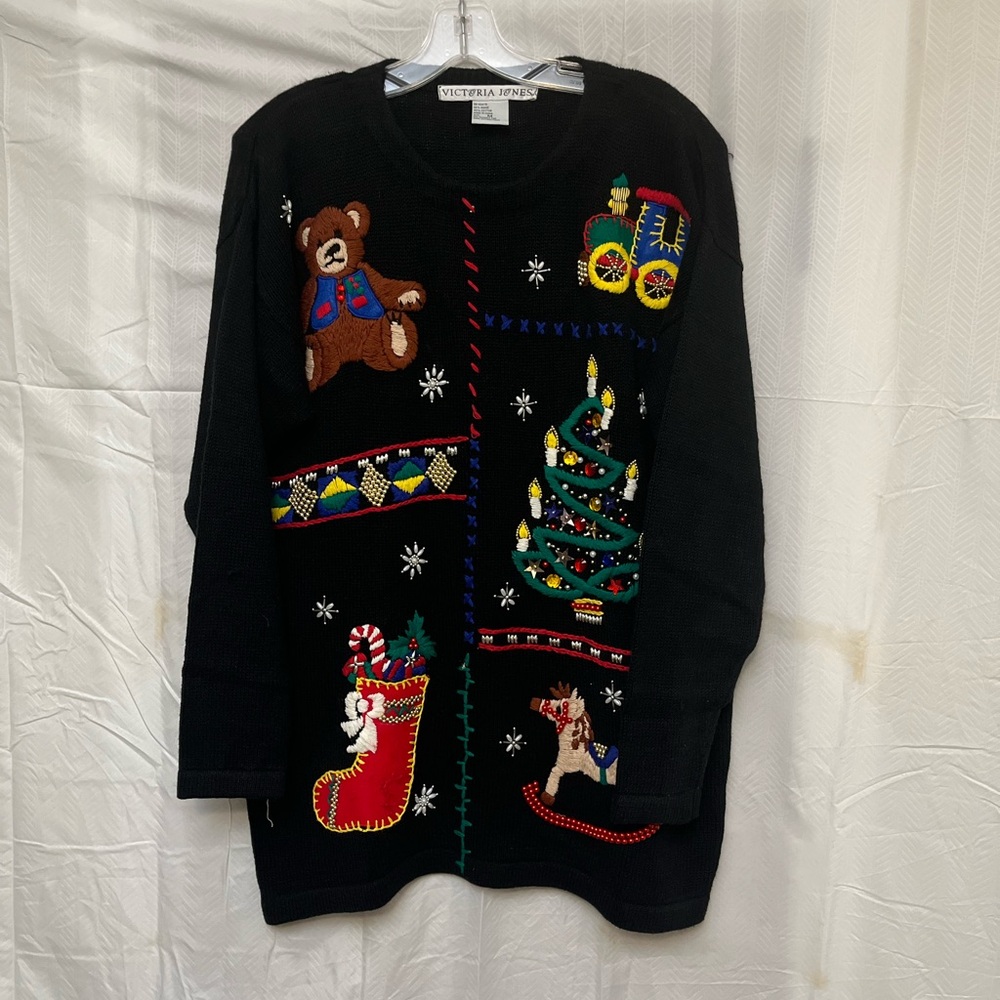 Victoria Jones Navy embroidered Christmas Holiday sweater. Medium